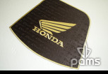 pams_nasivky_honda-s-kridlem_1.jpg : Honda s křídlem